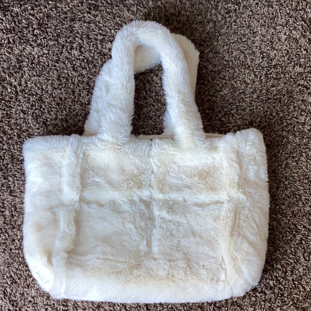 White big tote bag